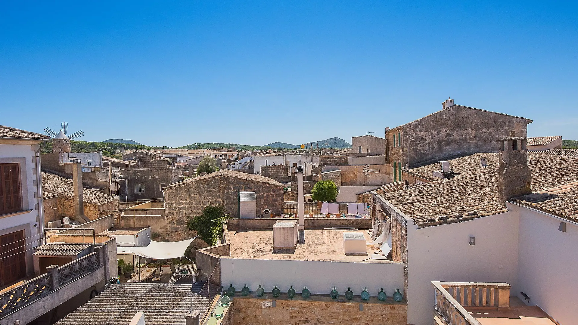 Villa Migdia contacts